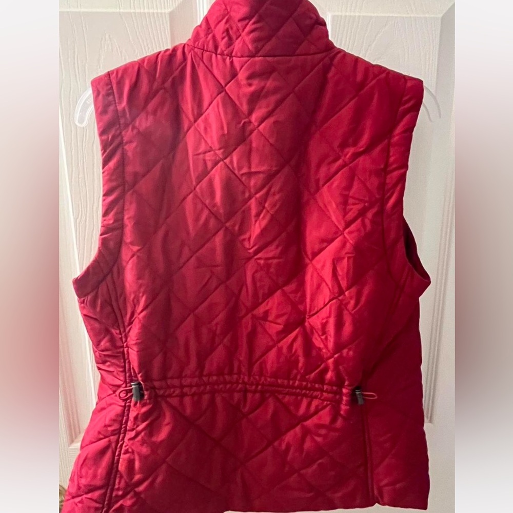 🎉Host pick🎉 Croft & Barrow Cherry Quilted Vest - Picture 3 of 5